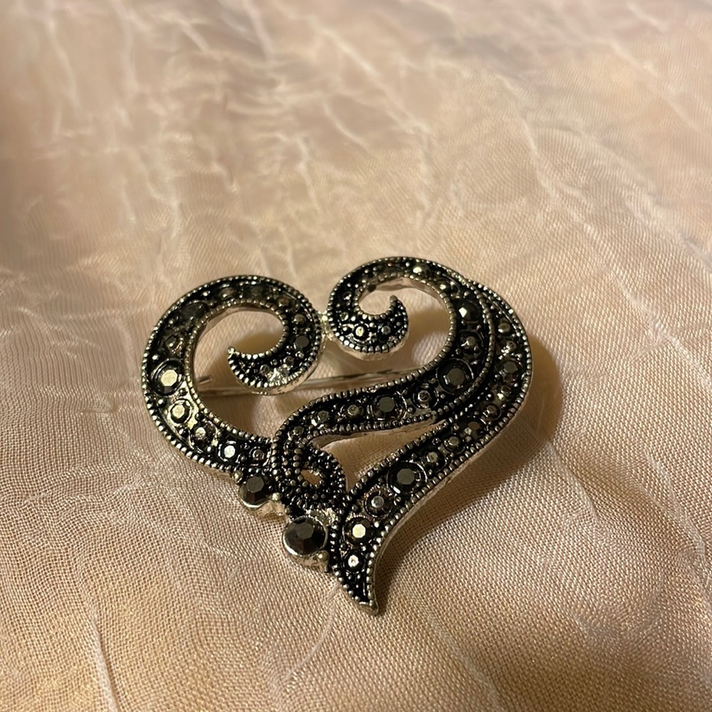 Silver colored Heart marcasite with gray Rhinestone Pin